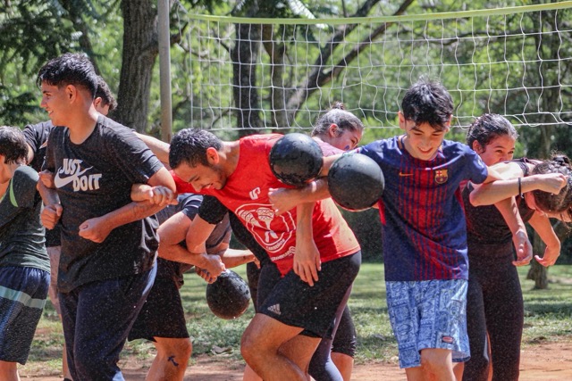 394592362_726616622833582_8420571993937424189_n de tamaño mediano